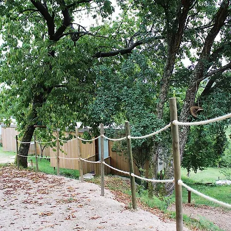 Aloia Nature, Forestal شقة توي