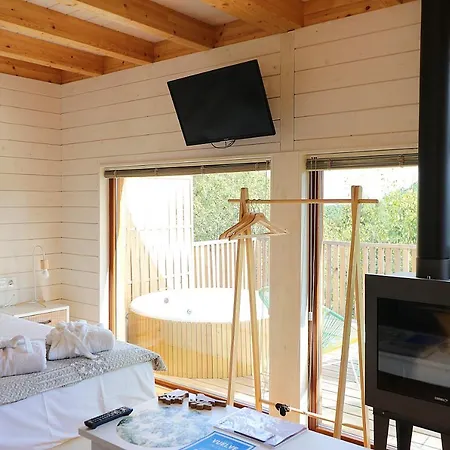 Aloia Nature, Forestal شقة