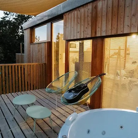 Aloia Nature, Forestal شقة توي